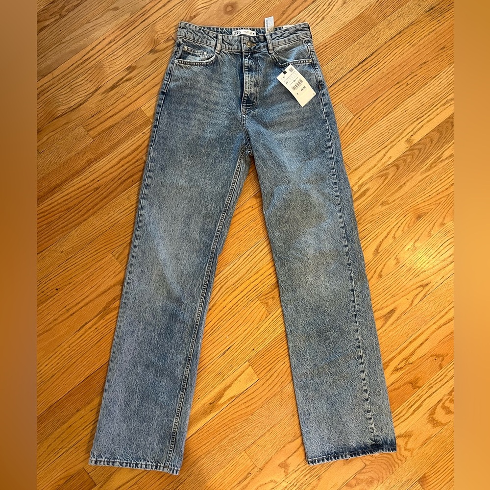 NWT Zara Jeans Mid Rise Full Length Straight Fit sz 8, medium wash